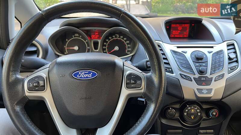 Седан Ford Fiesta 2012 в Києві