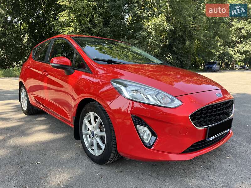 Хэтчбек Ford Fiesta 2017 в 