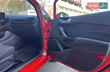 Хэтчбек Ford Fiesta 2017 в 