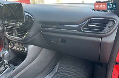 Хэтчбек Ford Fiesta 2017 в 