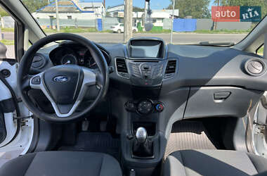 Хэтчбек Ford Fiesta 2012 в 