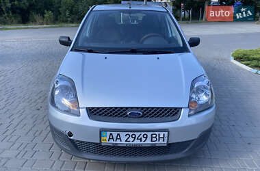 Хэтчбек Ford Fiesta 2006 в 