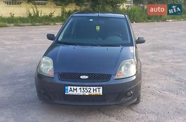Хэтчбек Ford Fiesta 2008 в 