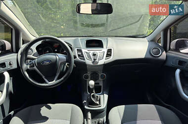Хэтчбек Ford Fiesta 2012 в 