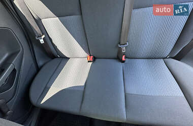 Хэтчбек Ford Fiesta 2012 в 