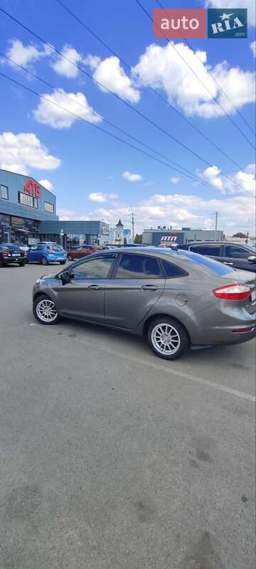 Седан Ford Fiesta 2013 в Киеве