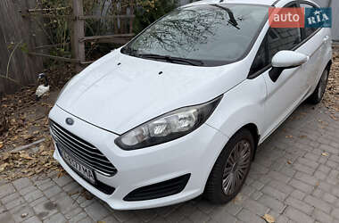 Хэтчбек Ford Fiesta 2015 в Киеве