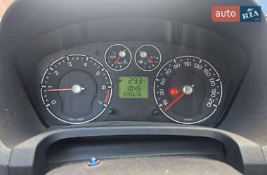 Хэтчбек Ford Fiesta 2006 в 