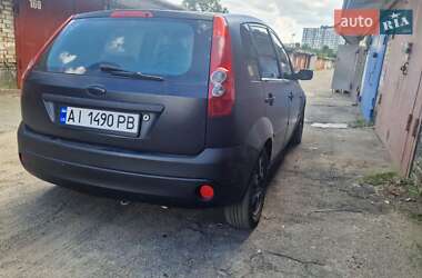 Хэтчбек Ford Fiesta 2006 в 