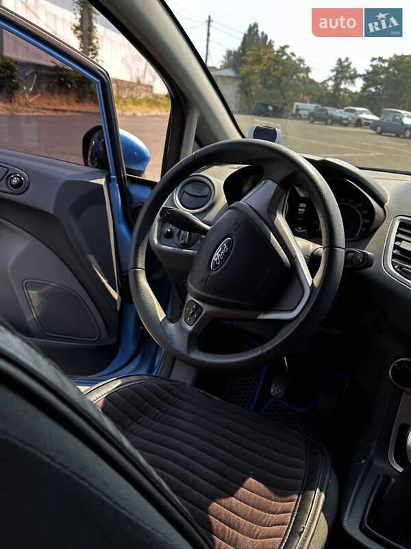 Хэтчбек Ford Fiesta 2010 в Одессе