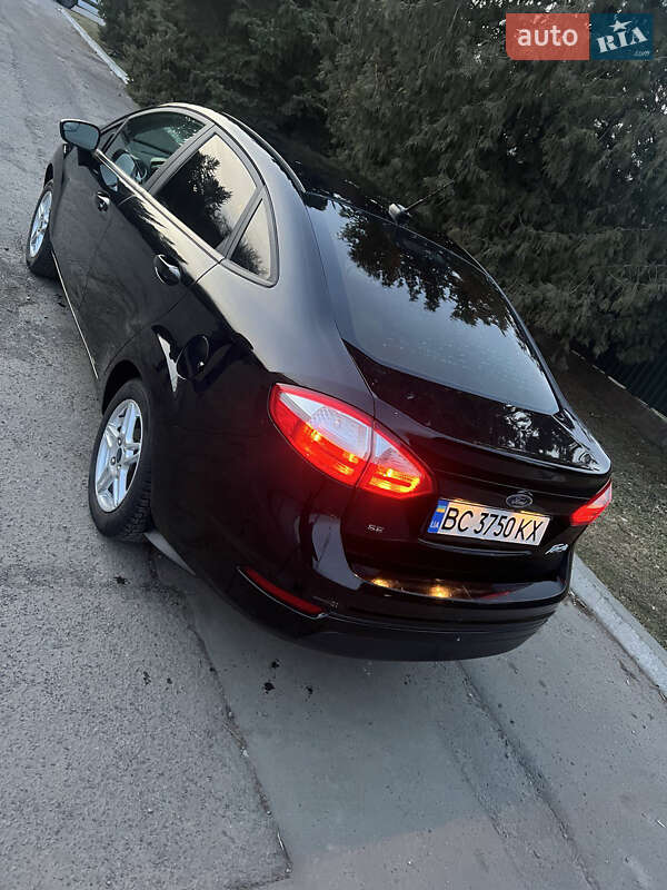 Седан Ford Fiesta 2018 в Львове