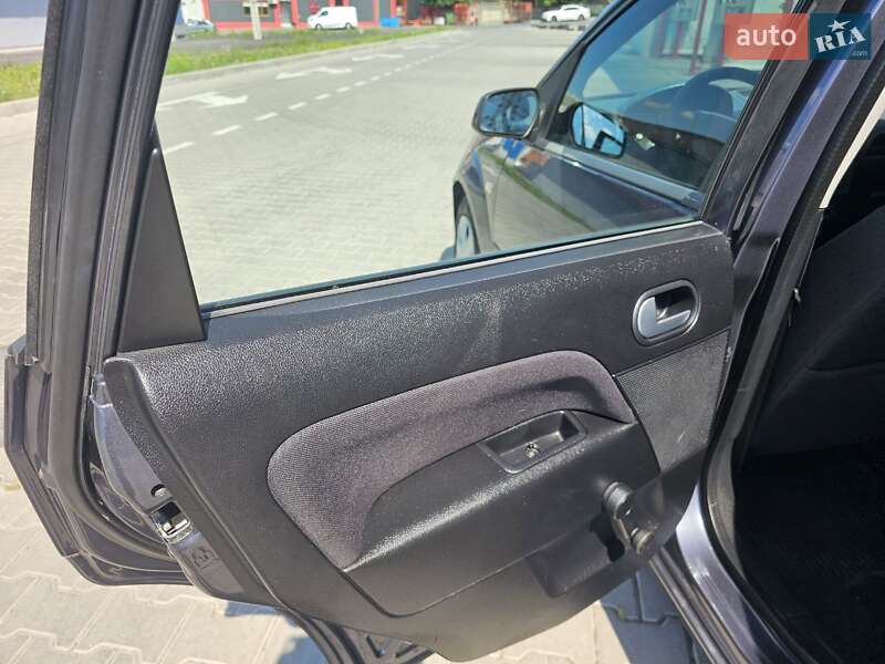 Хэтчбек Ford Fiesta 2008 в Виннице