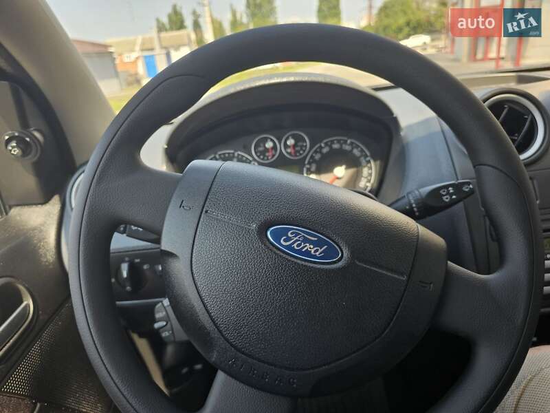 Хэтчбек Ford Fiesta 2008 в Виннице