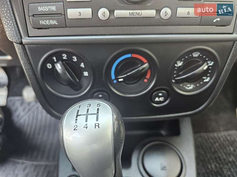 Хэтчбек Ford Fiesta 2008 в Виннице