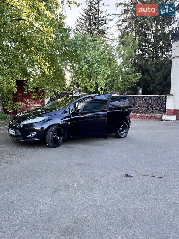 Хэтчбек Ford Fiesta 2012 в Киеве