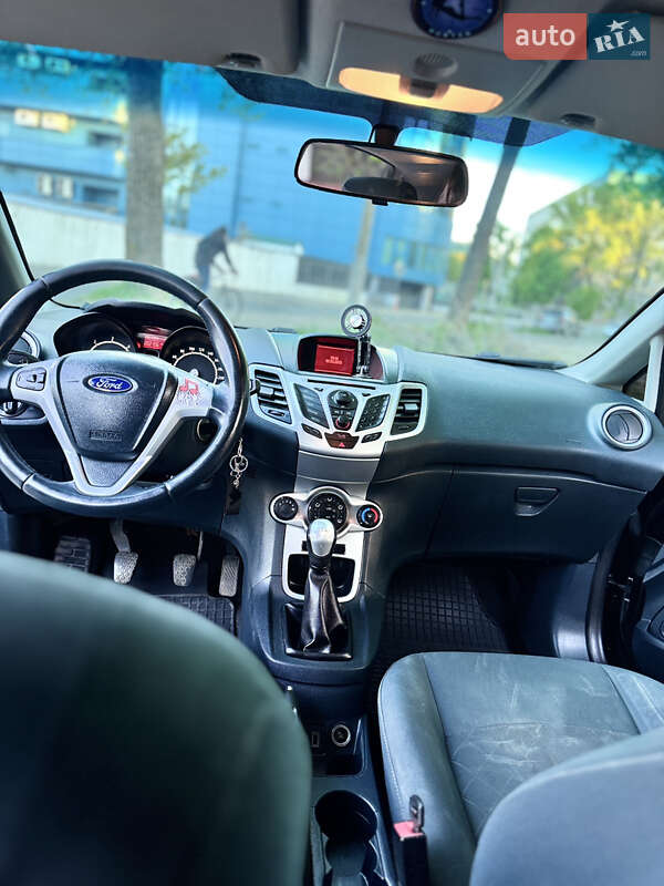Хэтчбек Ford Fiesta 2012 в Киеве