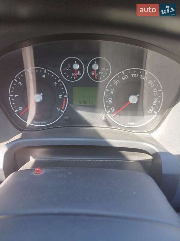 Хэтчбек Ford Fiesta 2006 в Киеве