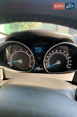 Седан Ford Fiesta 2015 в 
