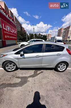 Хэтчбек Ford Fiesta 2018 в 