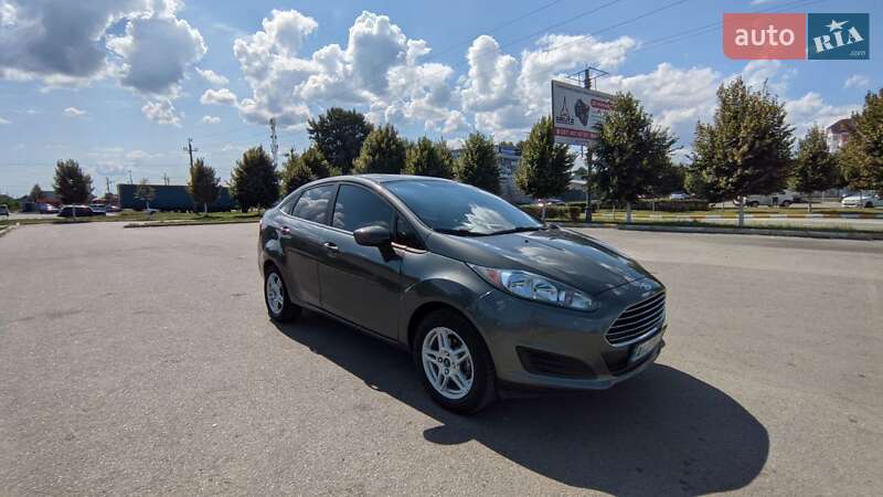 Седан Ford Fiesta 2018 в Буче