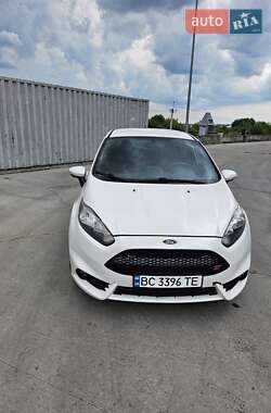 Хэтчбек Ford Fiesta 2016 в 