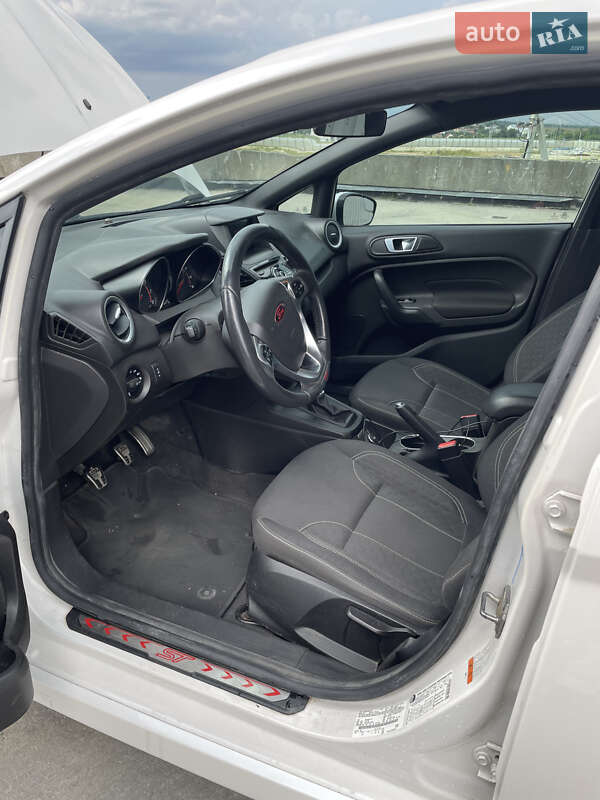 Хэтчбек Ford Fiesta 2016 в Львове фото 13 Хэтчбек Ford Fiesta 2016 в Львове