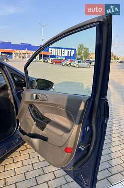Хэтчбек Ford Fiesta 2013 в 