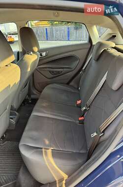 Хэтчбек Ford Fiesta 2013 в 