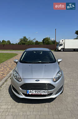 Хетчбек Ford Fiesta 2015 в Любомлі