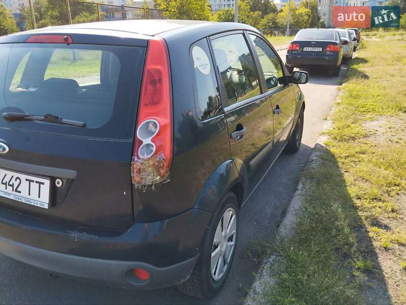 Хэтчбек Ford Fiesta 2007 в Киеве