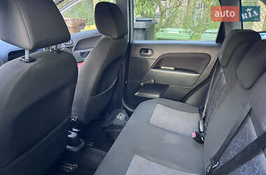 Хэтчбек Ford Fiesta 2006 в 