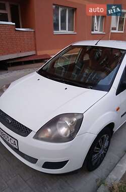 Хэтчбек Ford Fiesta 2006 в 