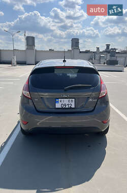 Хэтчбек Ford Fiesta 2018 в 