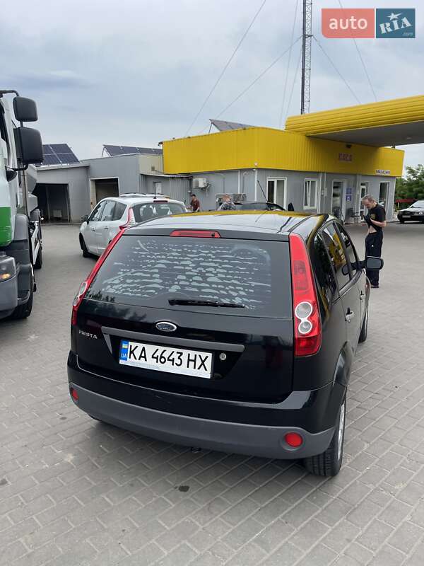 Хэтчбек Ford Fiesta 2008 в Киеве