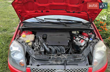 Хэтчбек Ford Fiesta 2007 в 