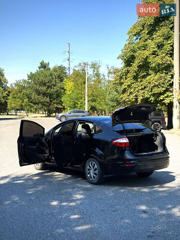 Седан Ford Fiesta 2014 в Одессе