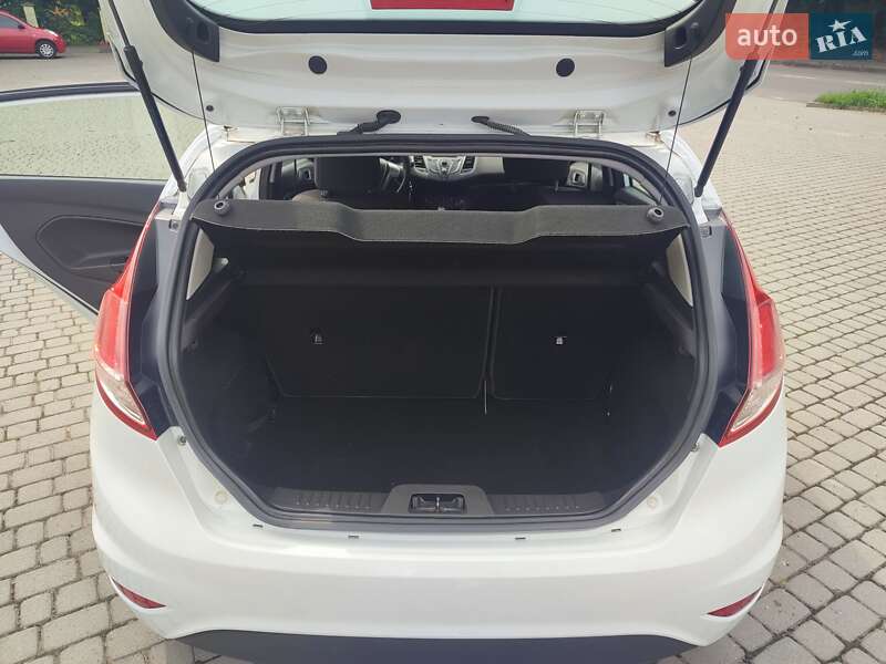 Хэтчбек Ford Fiesta 2014 в Львове