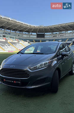 Седан Ford Fiesta 2014 в 