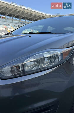 Седан Ford Fiesta 2014 в 