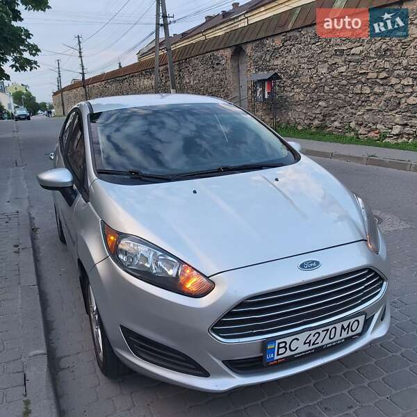 Хэтчбек Ford Fiesta 2017 в 