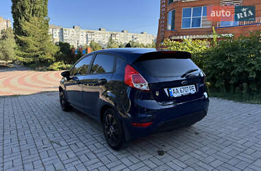 Хэтчбек Ford Fiesta 2015 в 