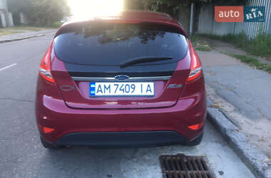 Хэтчбек Ford Fiesta 2010 в 