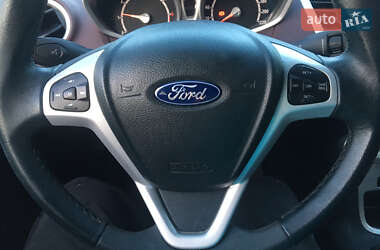 Хэтчбек Ford Fiesta 2010 в 