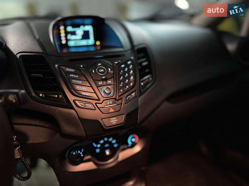 Седан Ford Fiesta 2017 в Днепре