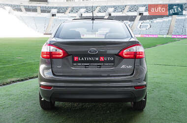 Седан Ford Fiesta 2014 в 