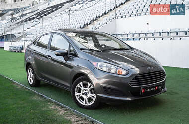 Седан Ford Fiesta 2014 в 