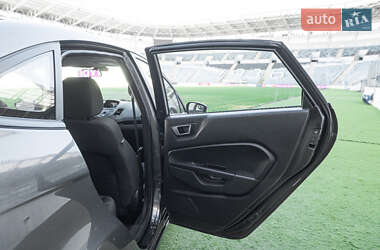 Седан Ford Fiesta 2014 в 