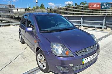 Хэтчбек Ford Fiesta 2006 в 
