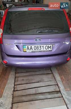 Хэтчбек Ford Fiesta 2006 в 