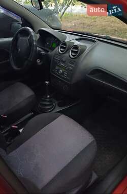 Хэтчбек Ford Fiesta 2007 в 